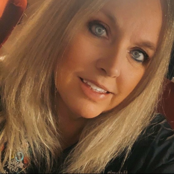 Meet your Posher, Zoya - Picture 1 of 1